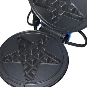 DASH STAR BLUE MINI WAFFLE MAKER NONSTICK CORDED POWER INDICATOR LIGHT
